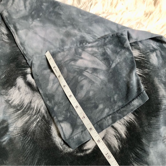 The Mountain Blue Gray Tie Dye Wolf Wolfpack T Shirt Crewneck Short Sleeve - Picture 7 of 9